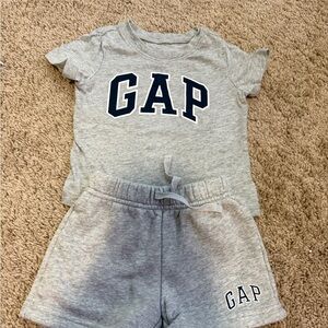 GAP baby Heather Gray Baby Outfit